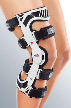 Регулируемый жесткий коленный ортез medi M.4s Comfort