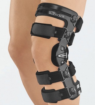 Ортез коленный укороченный жесткий регулируемый medi protect.4 short
